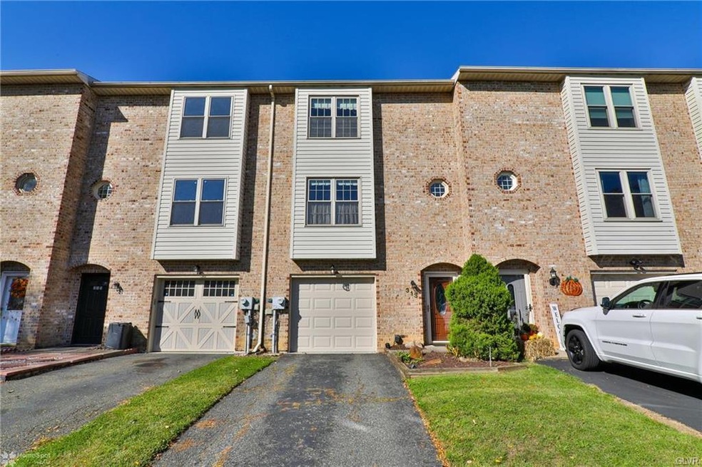 313 W 2nd St, Alburtis, PA 18011 - photo 1