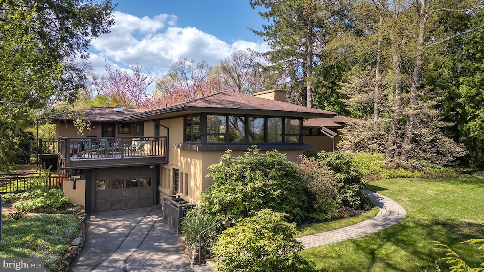 715 W Park Ave, State College, PA 16803 - photo 1