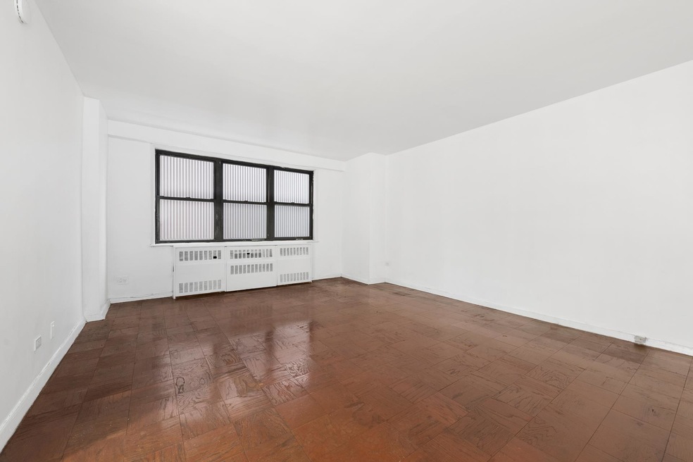 330 3rd Ave unit 4L, New York, NY 10010 - photo 1