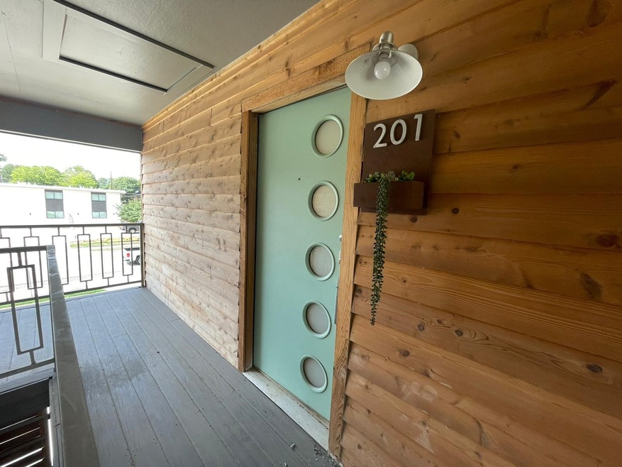 5520 Gaston Ave unit 201, Dallas, TX 75214 - photo 1