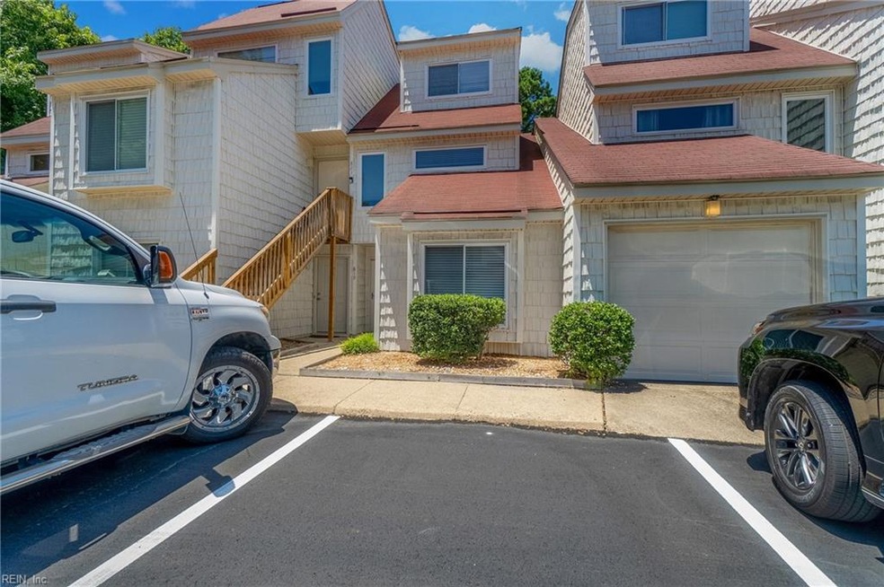 Beautiful 3-Story Condo in Shadowlawn!
