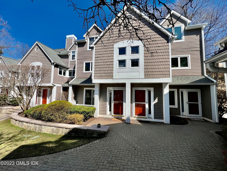 453 E Putnam Ave unit 4C, Cos Cob, CT 06807 - photo 1