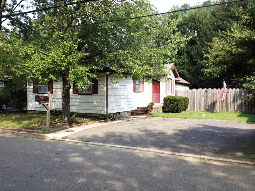 512 Henry Place, North Middletown, NJ 07748 - photo 1