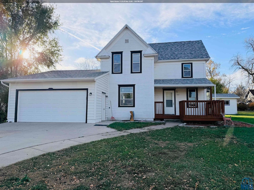 305 N Main St, Lennox, SD 57039 - photo 1