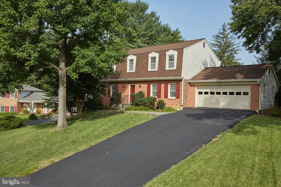 4652 Country Vale Ct, Annandale, VA 22003 - photo 1