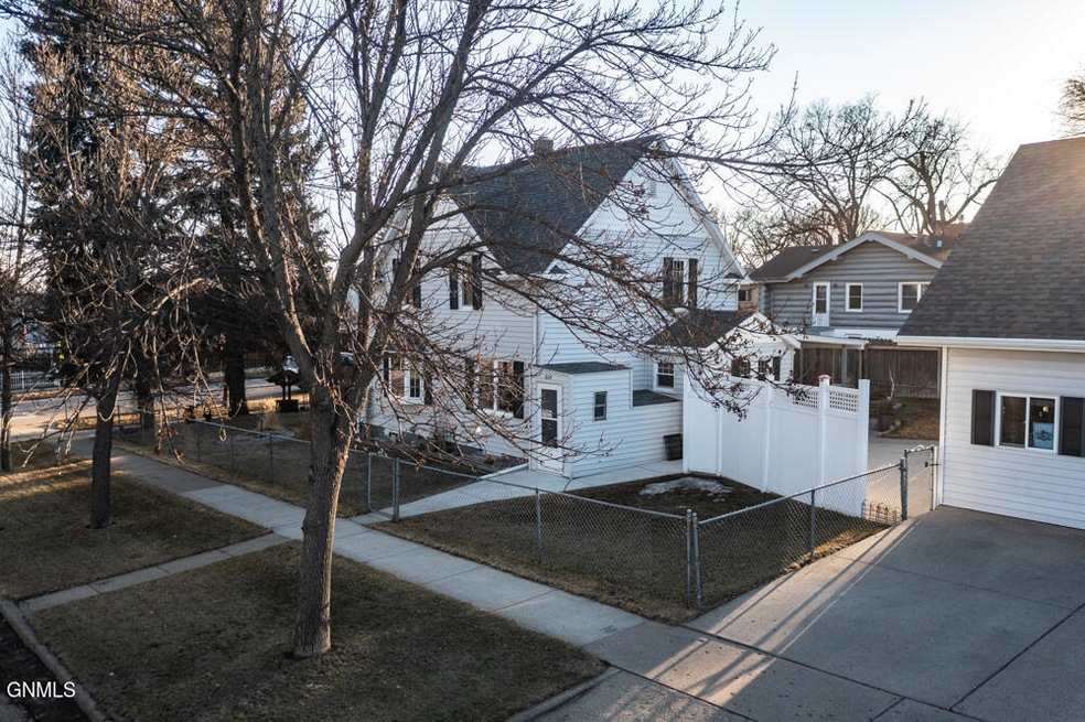 604 W Ave C MLS-2