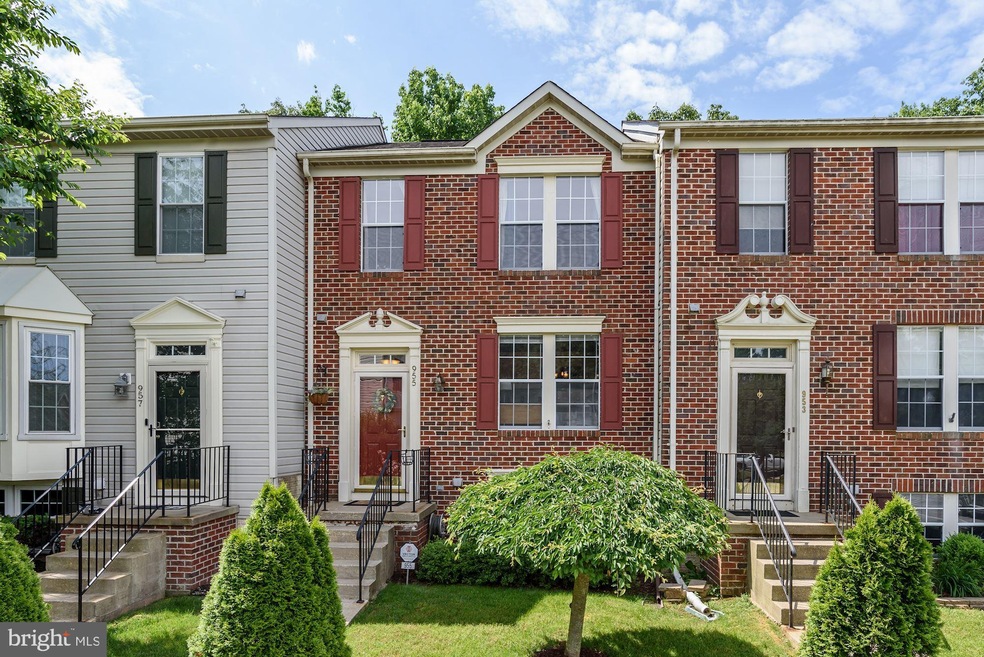 955 Chestnut Manor Ct, Chestnut Hill Cove, MD 21226 - photo 1