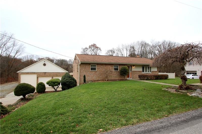 Level Entry Brick Ranch w/ 2 Car Integral Garage p