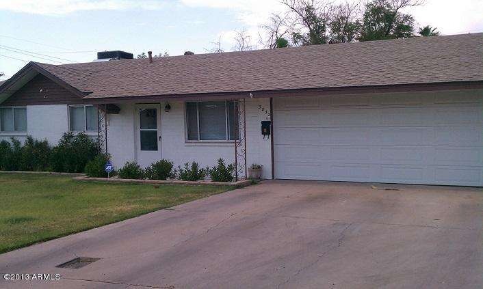 FRONT OF HOUSE 7