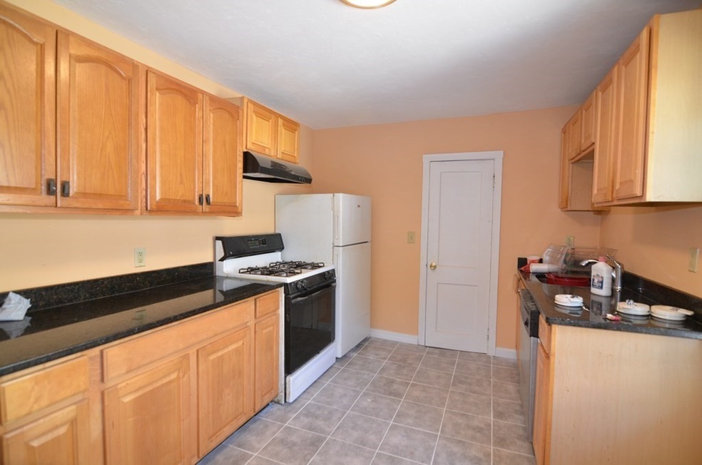152 Main St unit 2, Quincy, MA 02169 - photo 1