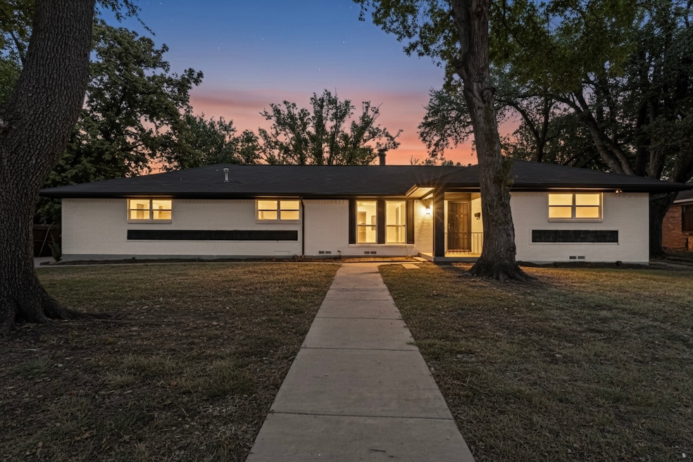 For Sale $378,900 • Co-Listing Agent