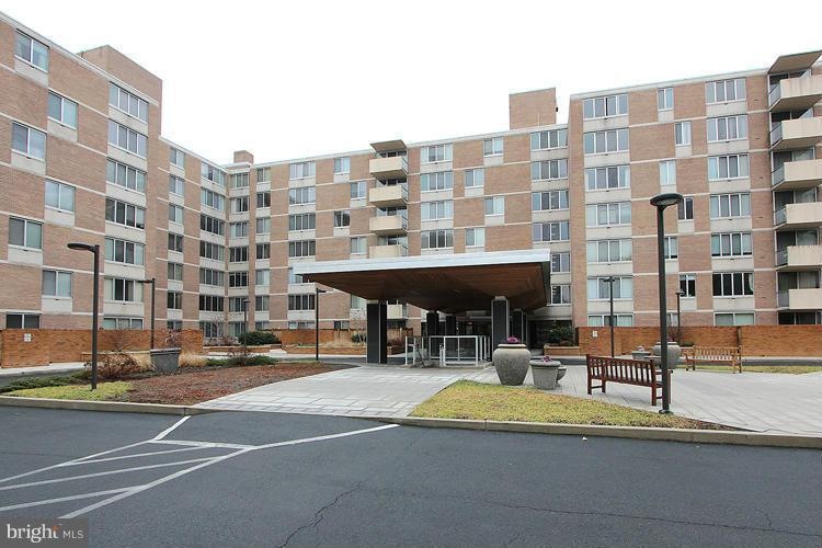Van Ness East unit 226, Washington, DC 20008 - photo 1