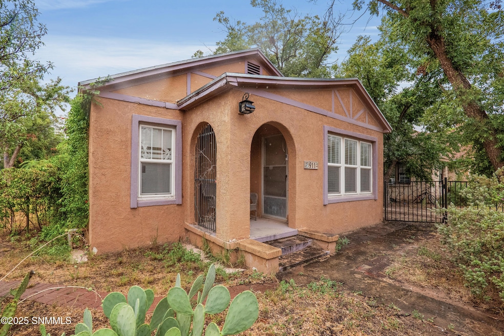 911 W Fox St, Carlsbad, NM 88220 - photo 1