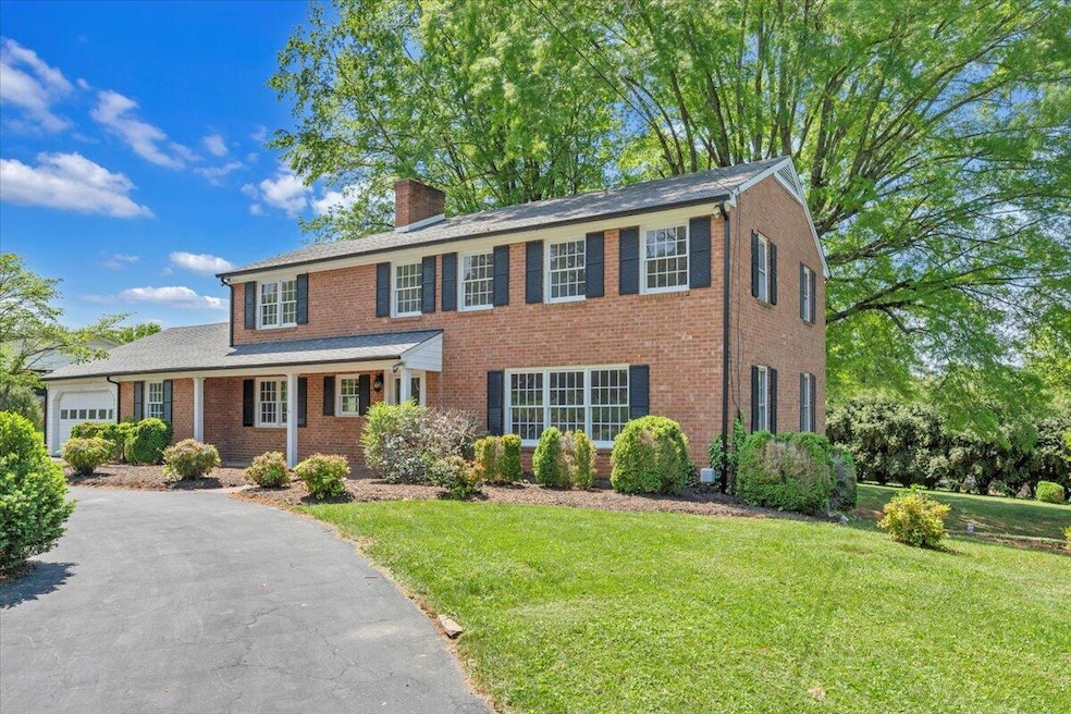 For Sale $334,900 • Co-Listing Agent