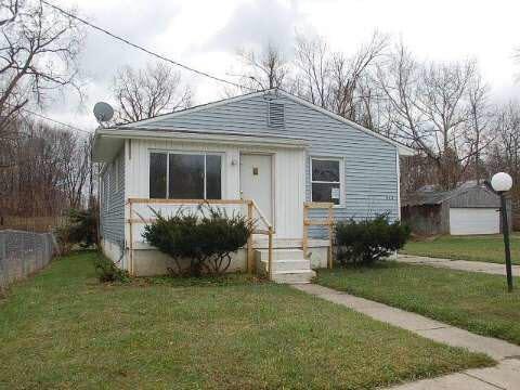 910 E Austin Ave, Flint, MI 48505 - photo 1