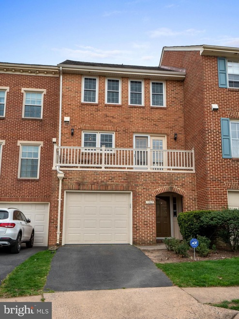 5917 Munson Ct, Falls Church, VA 22041 - photo 1