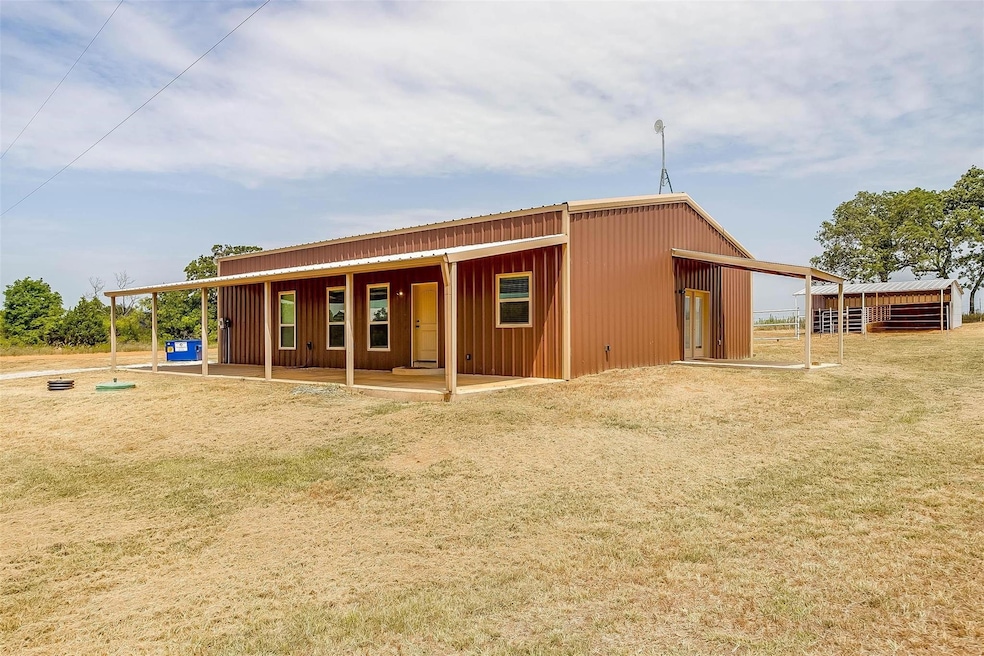 301 Bellenger Ln, Weatherford, TX 76088 - photo 1