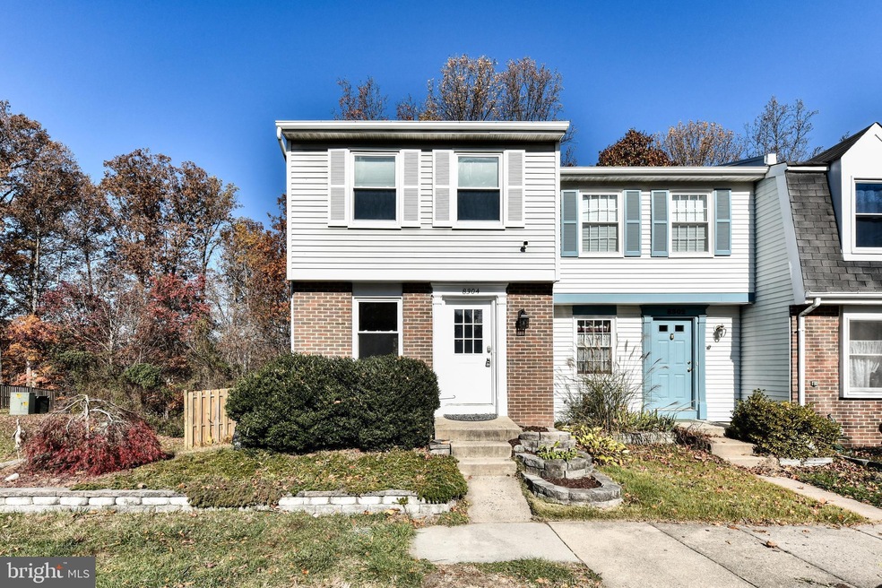 8304 Brookvale Ct, Springfield, VA 22153 - photo 1