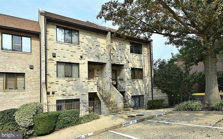 3802 Steppes Ct, Falls Church, VA 22041 - photo 1