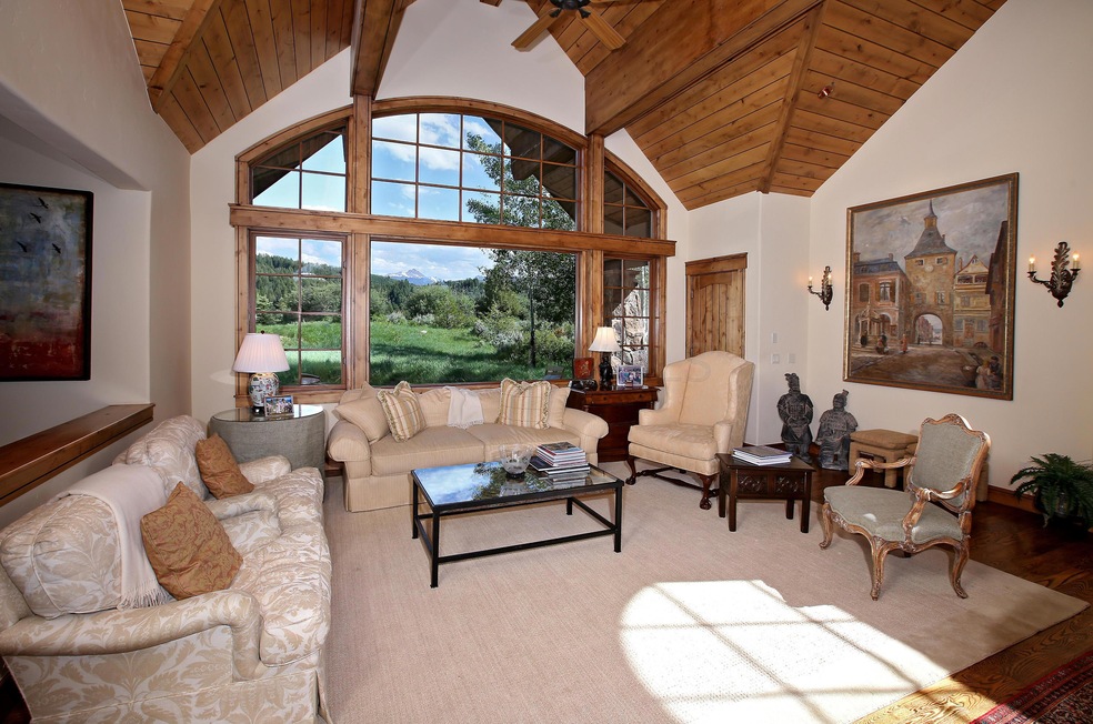 1555_cordillera_way_living_1