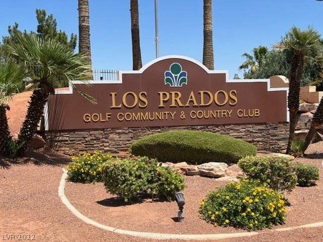 The entrance to the community.