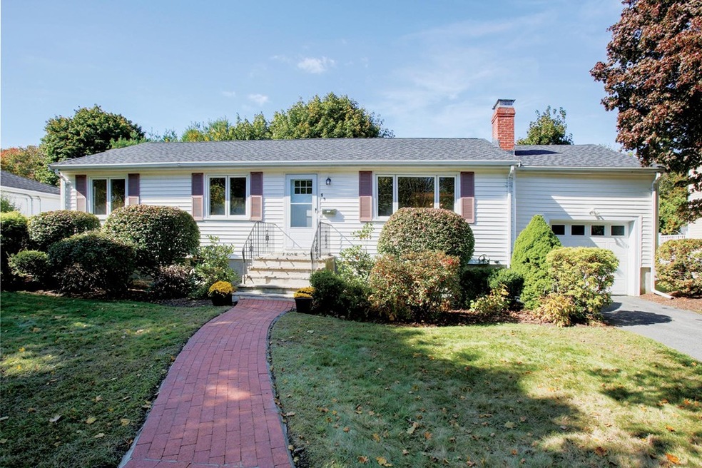 59 Selwyn Rd, Newton Highlands, MA 02461 - photo 1