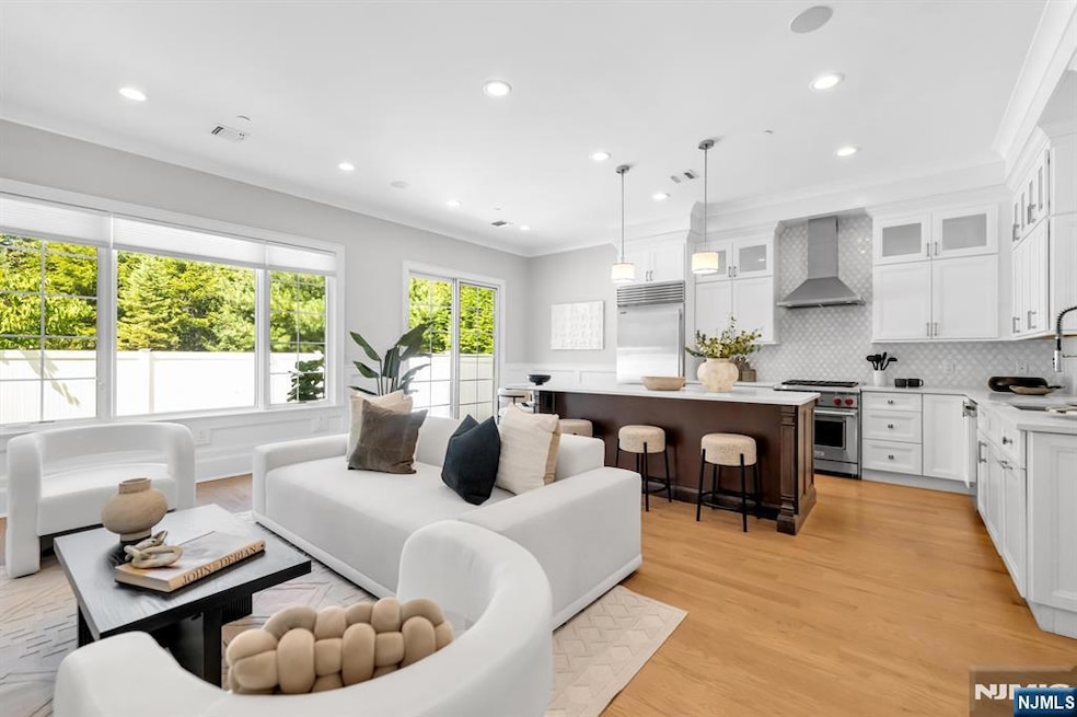 13 Gabriel Ct, Paramus, NJ 07652 - photo 1