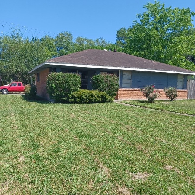 7201 Gleason Rd, Houston, TX 77016 - photo 1