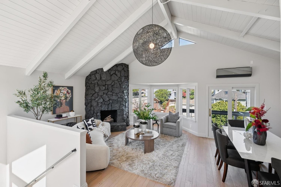 Under Contract $1,495,000