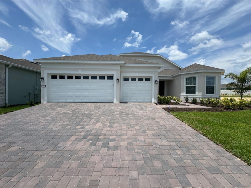 Actual home photo. Colors, finishes, textures and options may appear differently in person due to variations in monitors and viewing devices.