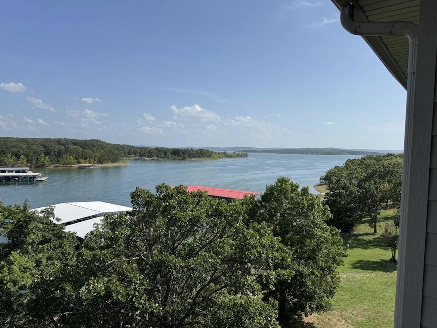 Lake View & Lake Front