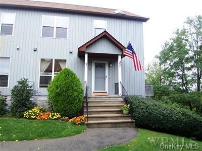 95 Hemlock Cir unit 95, Peekskill, NY 10566 - photo 1