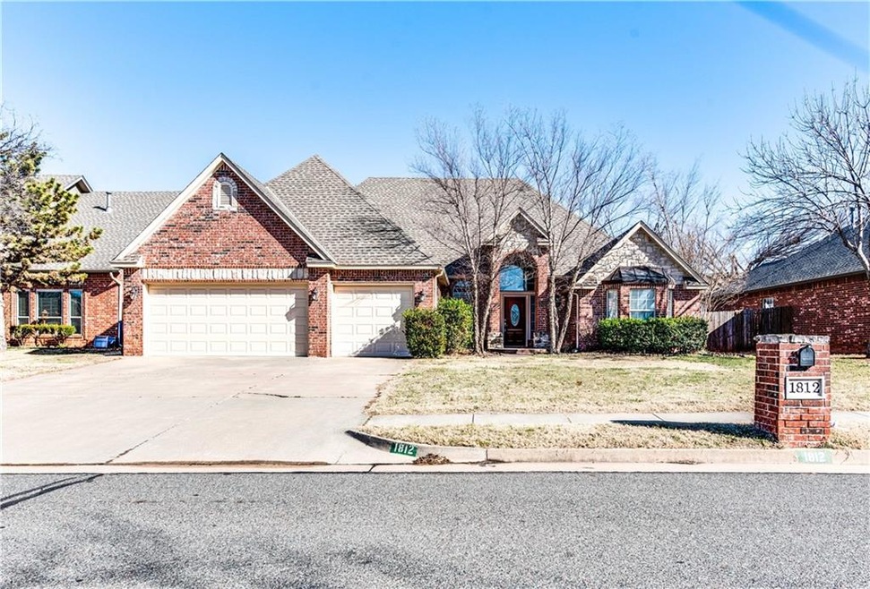 1812 Lancaster Dr, Edmond, OK 73012 - photo 1