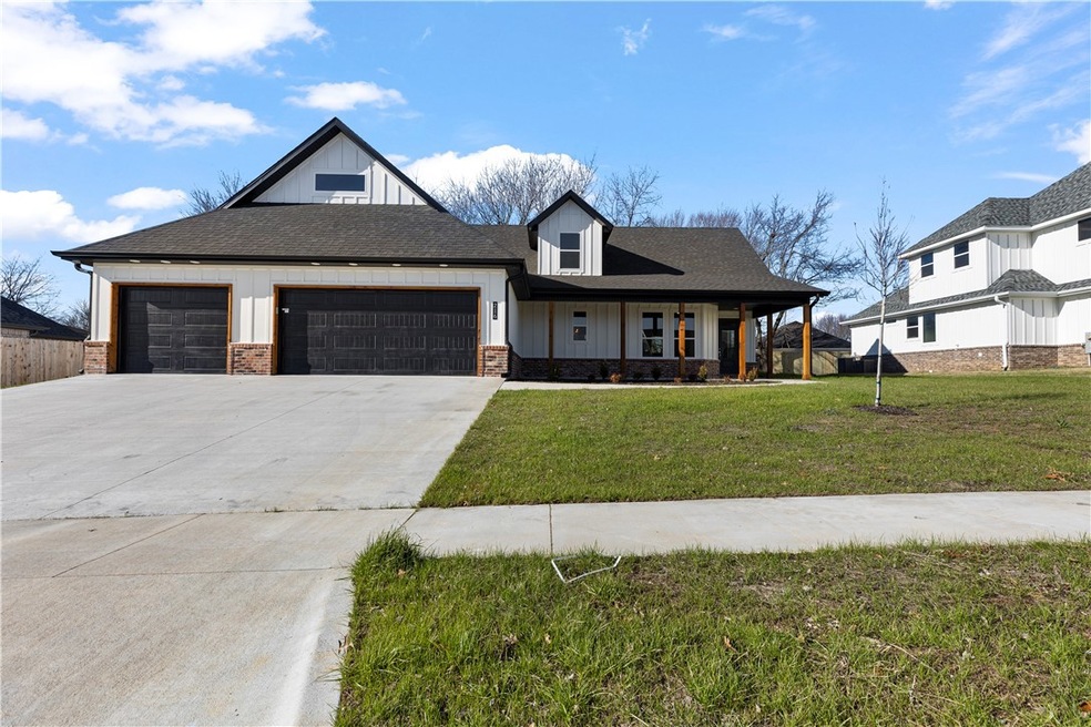 216 Mueller Way, Prairie Grove, AR 72753 - photo 1