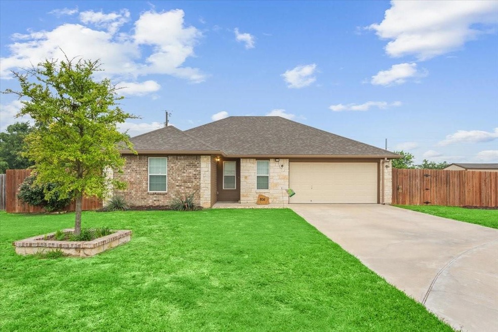 806 Aubrey Cir, Troy, TX 76579 - photo 1