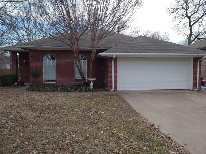 401 W Spring St, Weatherford, TX 76086 - photo 1