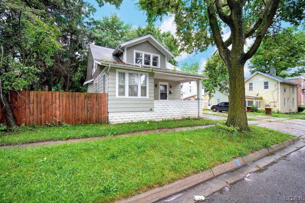 712 E Butler St, Adrian, MI 49221 - photo 1