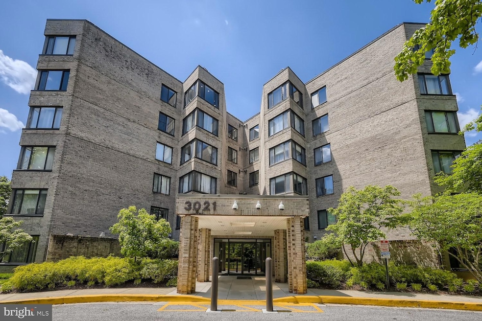 Towers Condominiums unit 607B, Baltimore, MD 21209 - photo 1