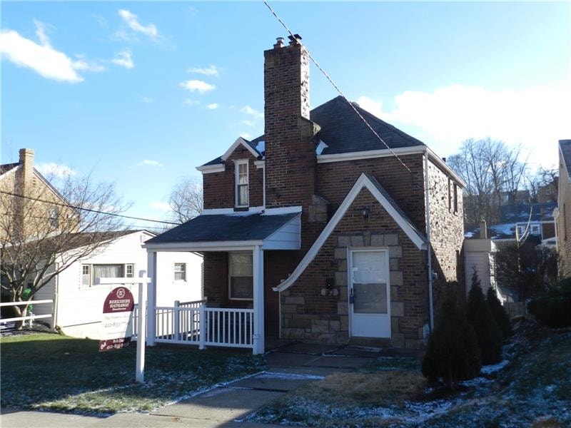 Welcome to 614 Mayville Ave. in the neighborhood o