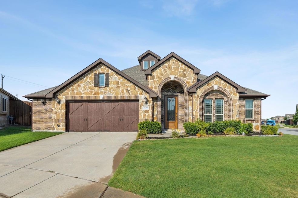 900 Travers Dr, Wylie, TX 75098 - photo 1