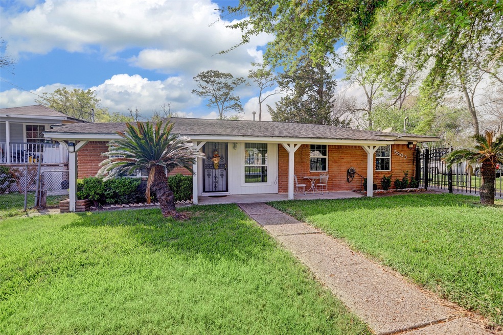 5803 Lavender St, Houston, TX 77026 - photo 1