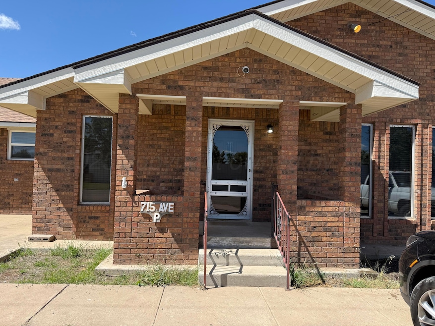 715 Ave P