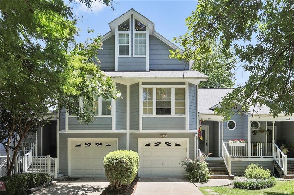 611 Colbert Street in Old Mandeville. This Condo h