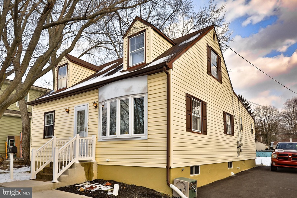 1527 Meadowbrook Rd, Feasterville Trevose, PA 19053 - photo 1