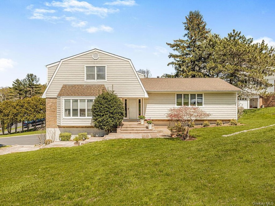 14 Round A Bend Rd, Tarrytown, NY 10591 - photo 1