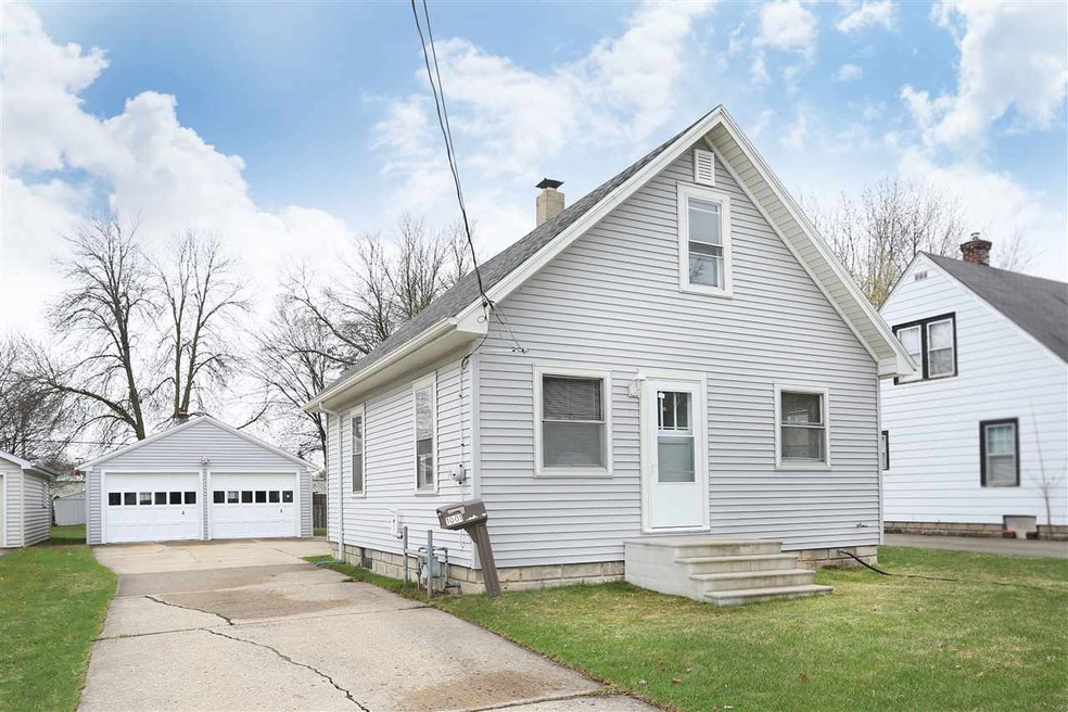 1001 W Brewster St, Appleton, WI 54914 - photo 1