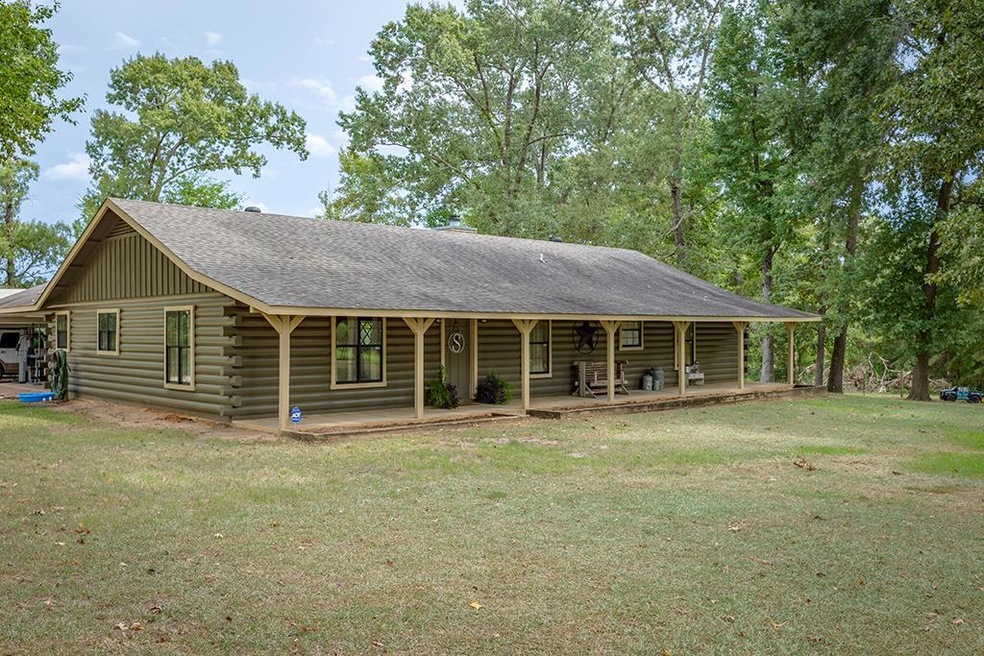 1002 Davisville Rd, Lufkin, TX 75901 - photo 1