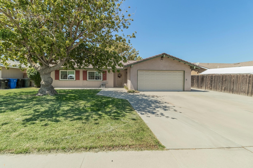 082422-1185-Myrtle-Place-Lemoore-CA-01