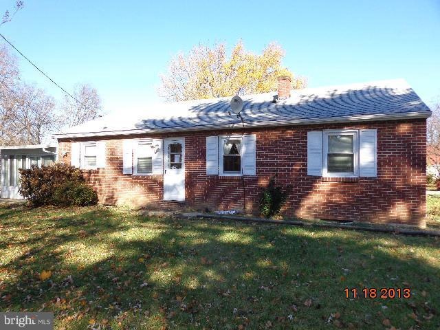 17301 Diane Dr, Hagerstown, MD 21740 - photo 1