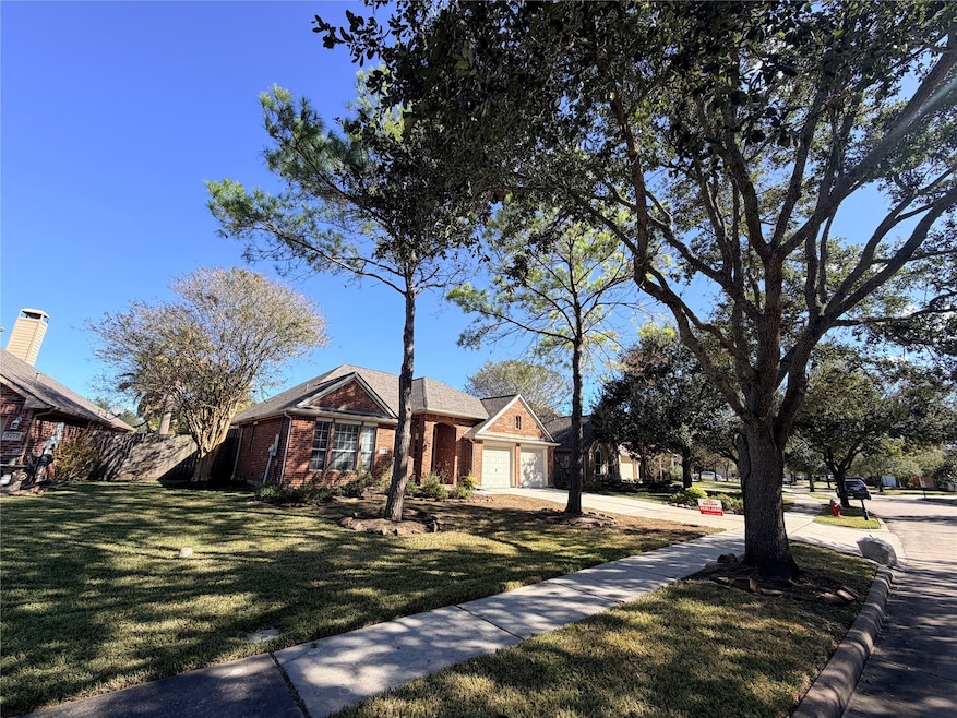 1299 Ocean Manor Ln, League City, TX 77573 - photo 1